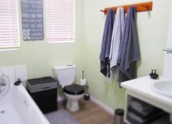 Arniston Bathroom 1
